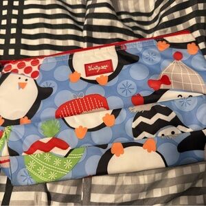 Thirty-One Penguin Pattern Pouch Insulated Bag. NEW
